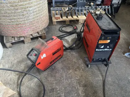 Kemppi KempoWeld 3200 mit Wire 400 Industriegerät