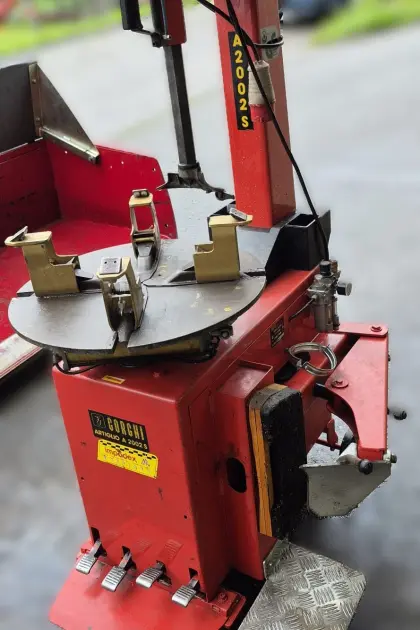 Reifenmontiermaschine Corghi A 2002 S