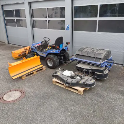 ISEKI TXG23A Kommunaltraktor 2005 / 154,8 Bstd. inkl. Anbaugeräte