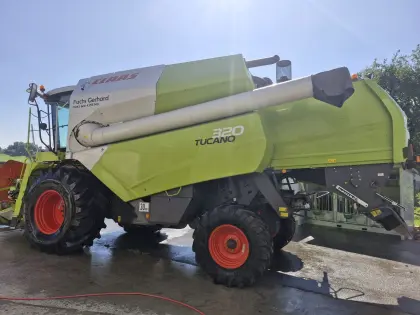Claas Tucano 320