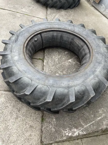 2x Traktorreifen 16.9 R34 mit Schlauch