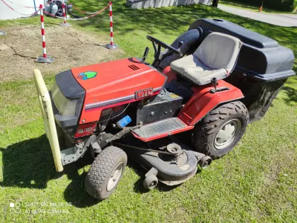 Rasenmähertraktor MTD
