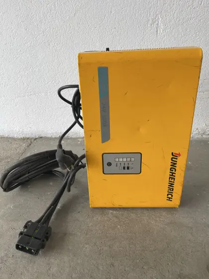 Ladegerät 24 V 100 A für Stapler, Hochhubwagen, Kehrmaschine Jungheinrich E230 G 24/100 B-SLH090i