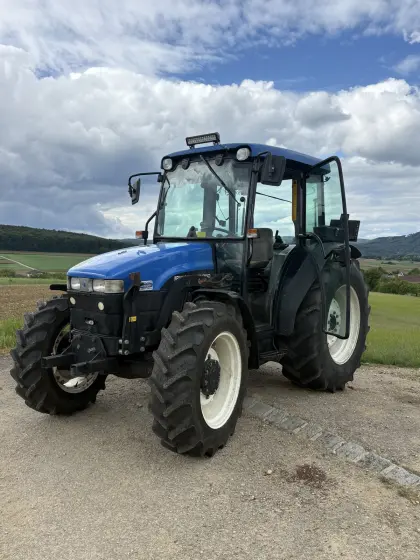 New Holland TN75D