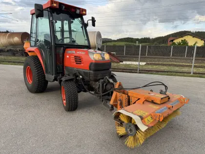 Kubota STV 32