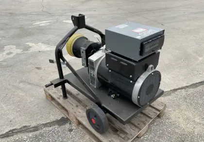 Stromgenerator Zapfwelle Generator 30 kVA AVR