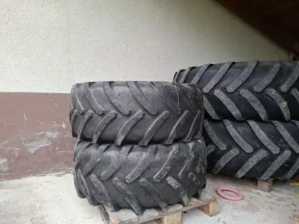 Reifen 440/65/24, 600/65/34