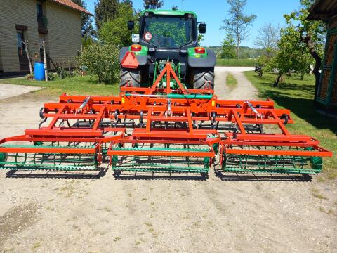 AGRO-MASZ AU 42 Grubber