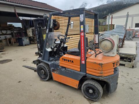 Toyota 5FG25 Frontstapler
