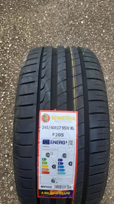 2 neue Sommerreifen 245/40 R17 95 W XL Minerva für z. B. BMW 1