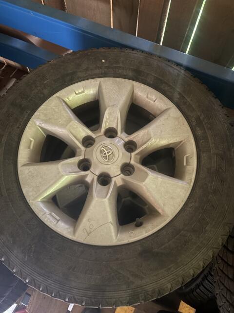 Toyota Alufelgen 225/70R17
