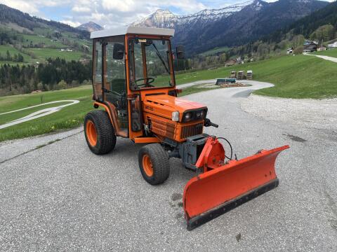 Kubota B 7200 HST Baumaschine