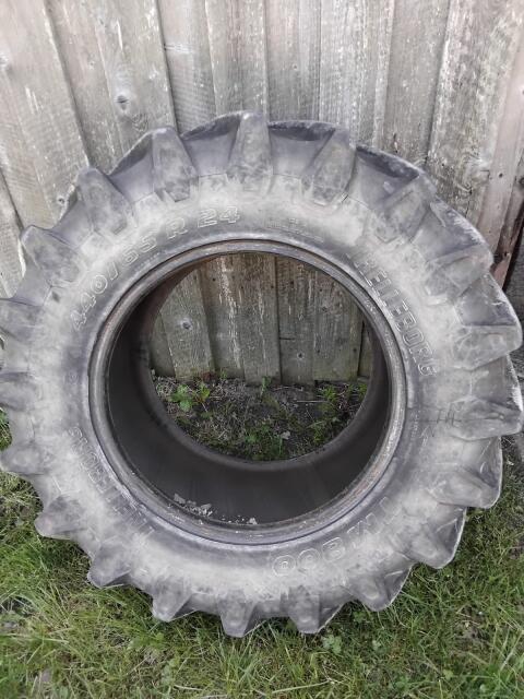 2 Traktorreifen 440/65 R24