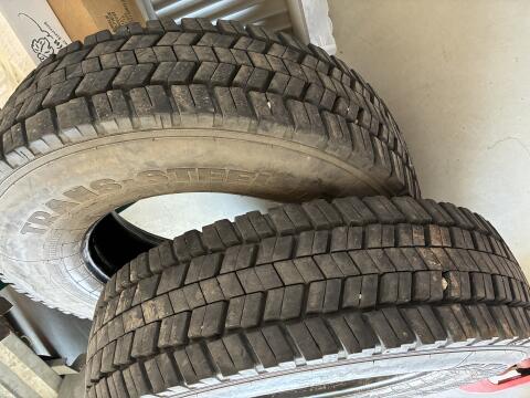 LKW-Reifen Semperit 295/30 R 22,5