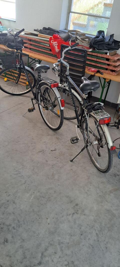 Fahrradträger und zwei Fahrräder