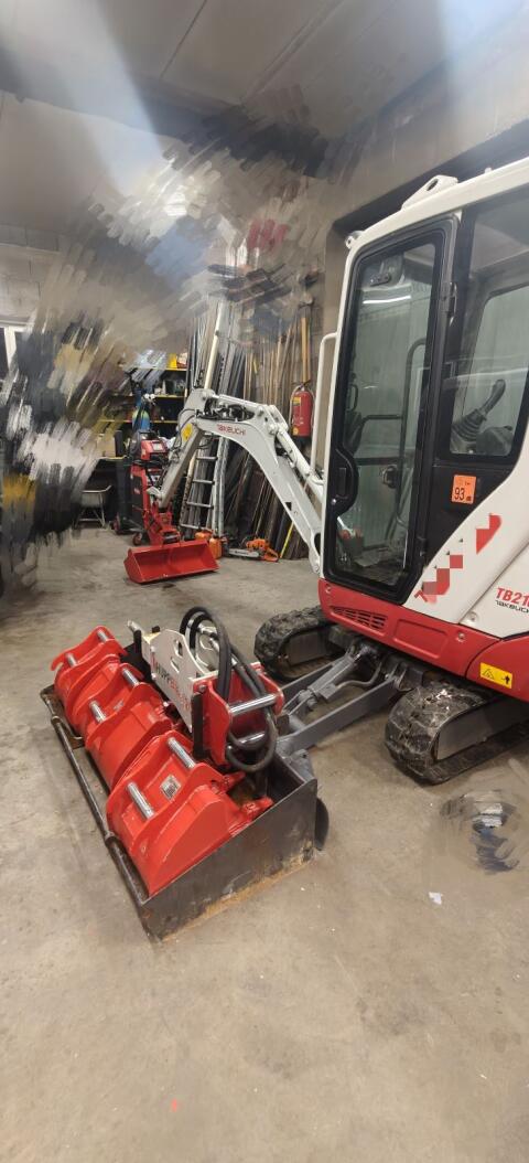 Takeuchi TB216