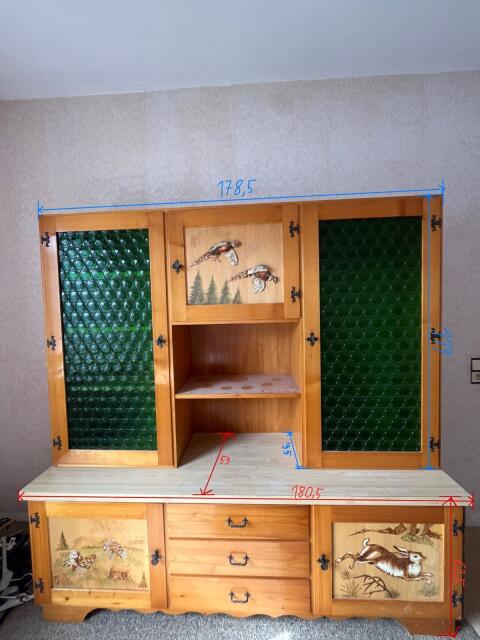 Bemalter Schrank