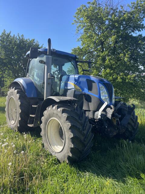 New Holland T6090