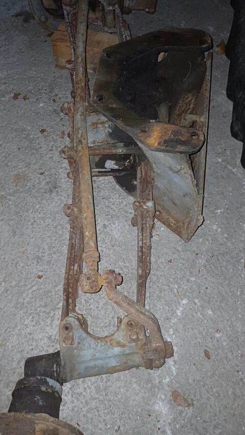 Vorderachse mit Achsbock Steyr T180