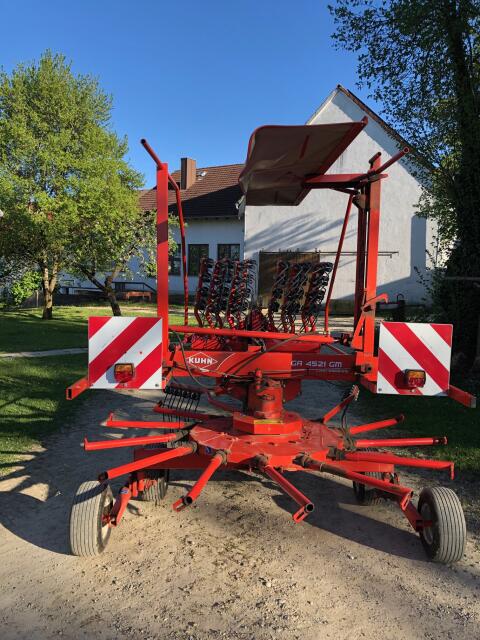 Schwader Kuhn GA 4521 GM Masterdrive mit hydr. Schwadtuch