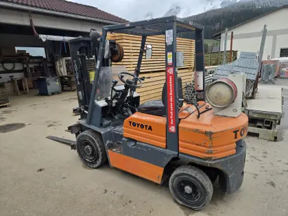Toyota 5FG25 Frontstapler