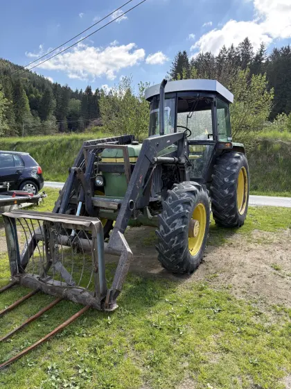 John Deere 2850