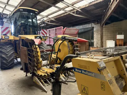 New Holland FX 38, 4WD und Schuitemaker