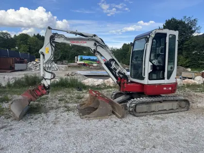 Takeuchi TB 138 FR mit Powertilt