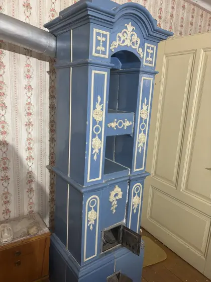 Historischer Kachelofen inkl. Aufbau