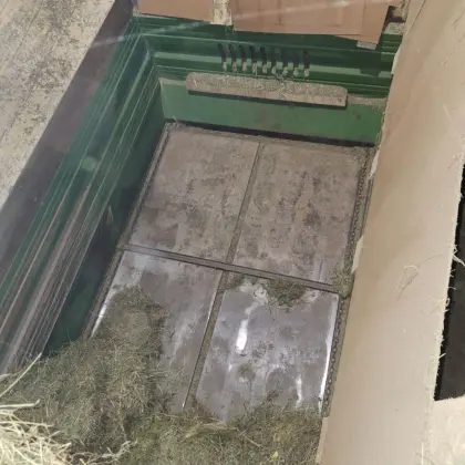 Heu-Fütterung Futterverteiler