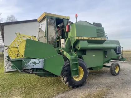 JD Mähdrescher 975