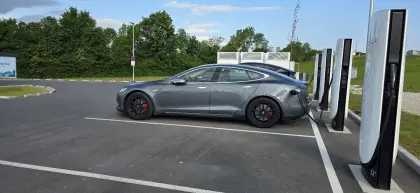 Tesla Model S 85