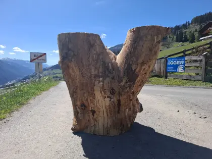 Blumen- bzw. Pflanzenständer