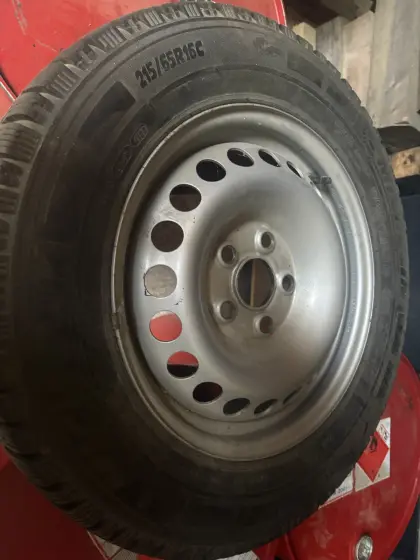 Reifen mit Felge 215/65R16C