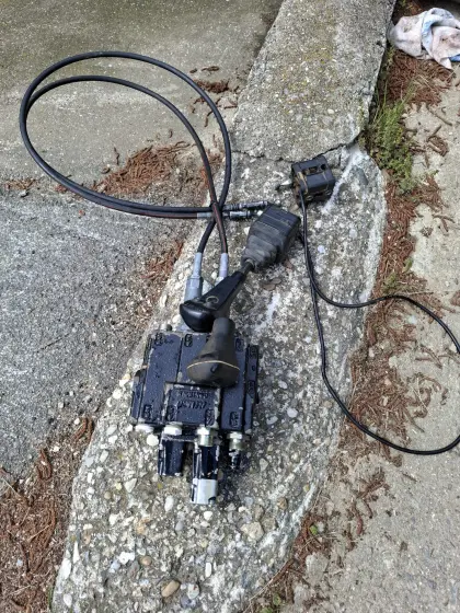 Hydr. Frontlader Steuerventil