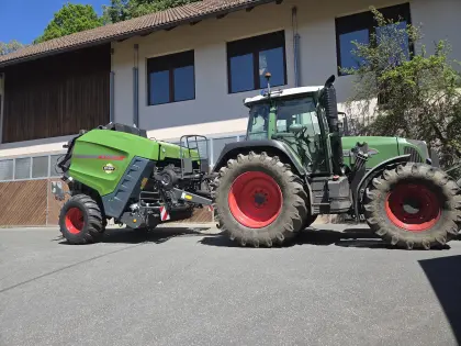 Ballen pressen mit Fendt Rotana V160