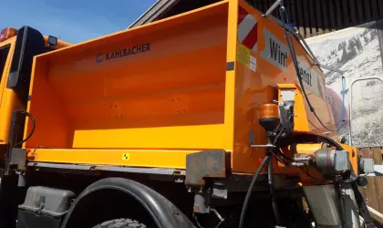 Verkaufe Unimog Salzstreuer Bucher Gmeiner Yeti 3000W DK E