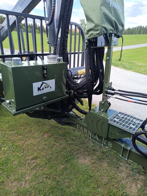 Farma T8 4WD