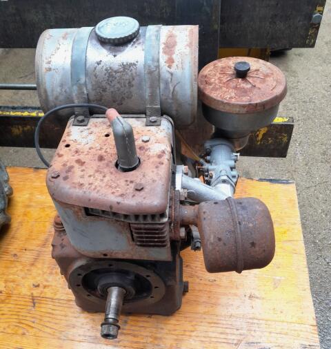 MAG Benzinmotor 1029, zurzeit aufgebaut auf einen Rasant