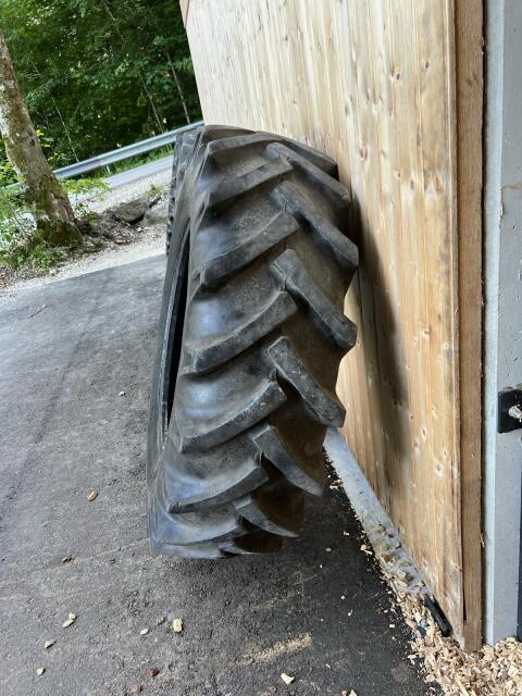 4 Stück Traktorreifen 420/85 R30 - 16,9 R30