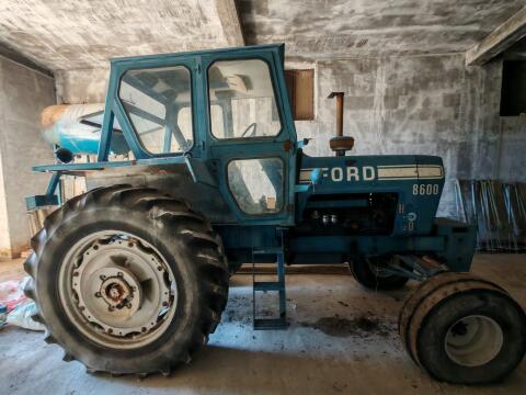 Trattore agricolo Ford 8600