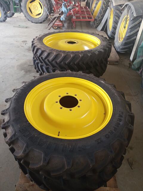 John Deere Pflegeräder neu