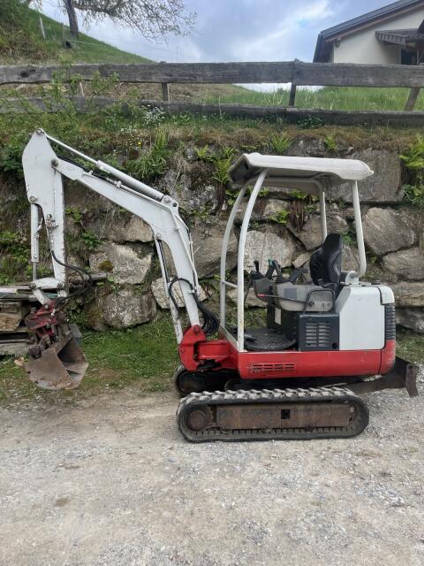 Takeuchi TB 016