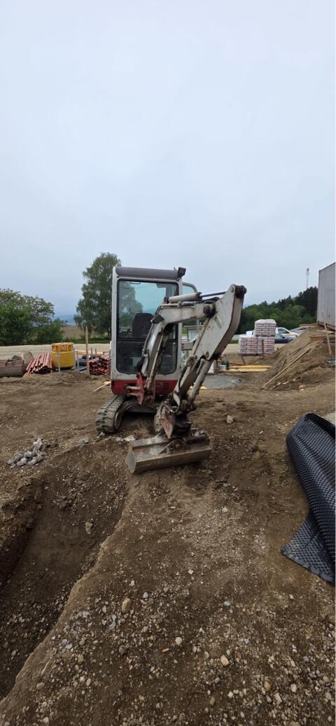 Takeuchi TB016