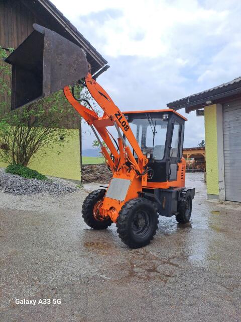 ZL08 Hoflader