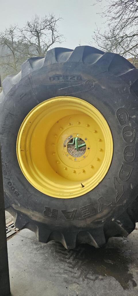 Reifen inkl. Felgen, 800/65R32
