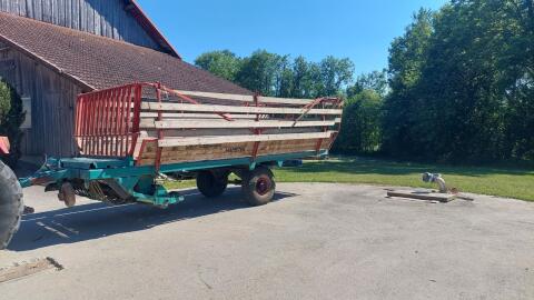 Ladewagen der Marke Steyr Hamster