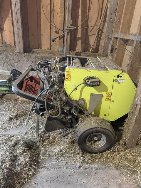 Rundballenpresse CAEB Mountainpress 550 TPC
