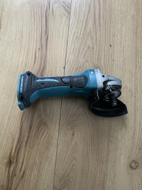 Makita DGA 452 18 V Akku-Winkelschleifer, Flex