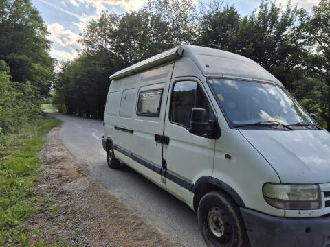 Nissan Interstar Motocross-Camper